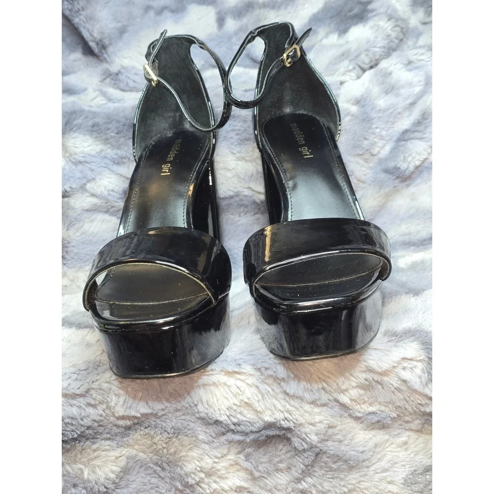 NWB Madden‎ Girl Omega Platform Sandals Black Patent Block Heel Womens 11